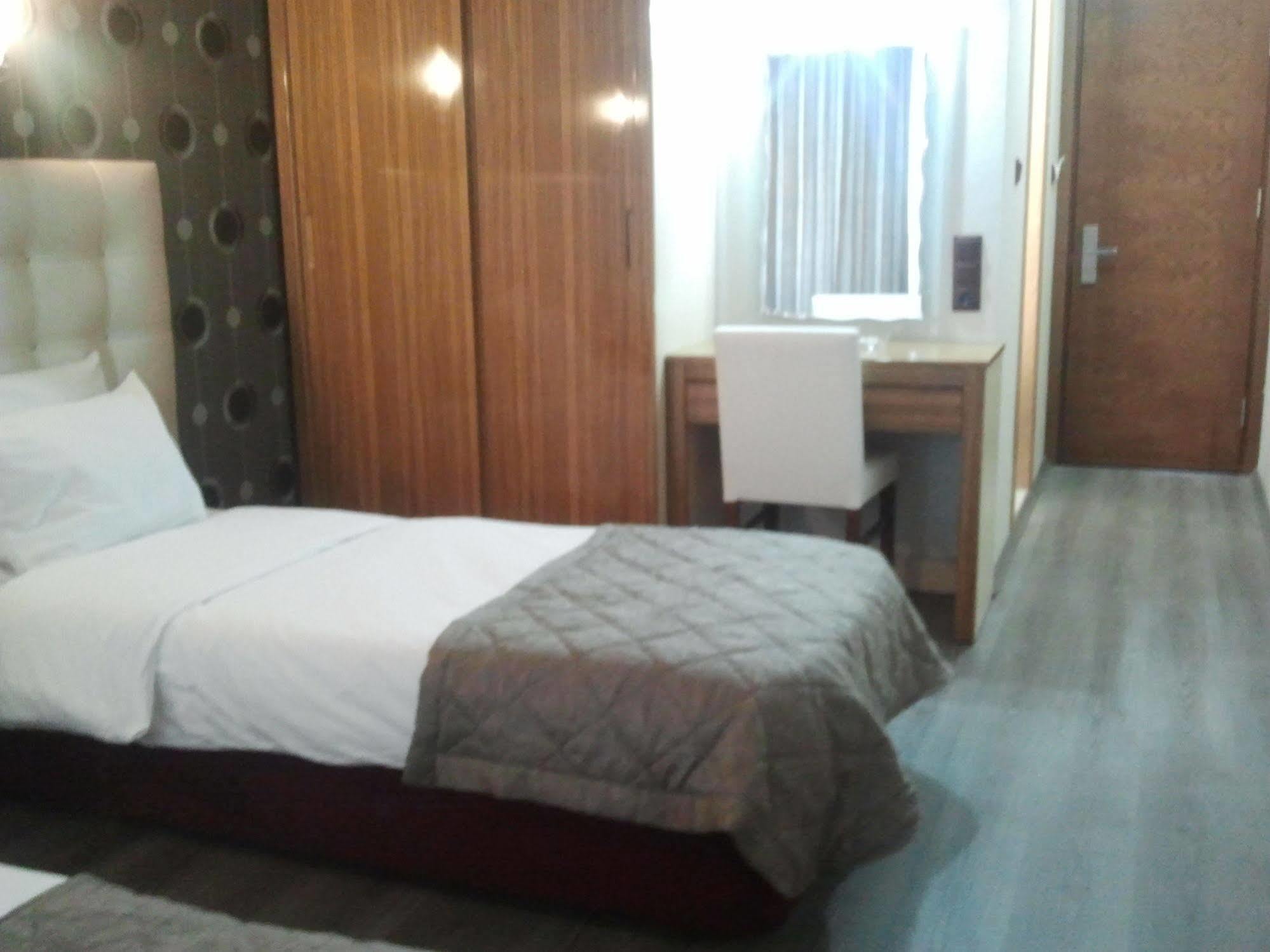 Hotel Kocaman Izmir Exterior photo