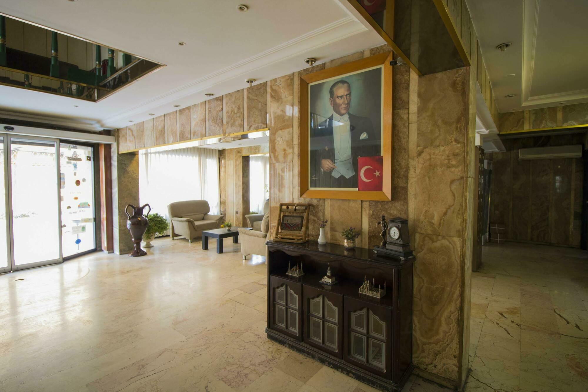 Hotel Kocaman Izmir Exterior photo